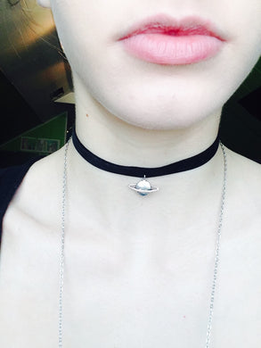 Saturn Choker.