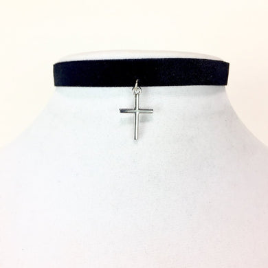 Dainty Cross Choker.