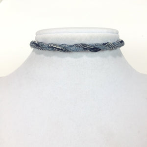 Demi Choker.